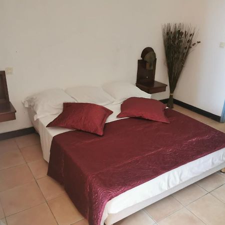 Appartamento Chez Chrys Sainte-Anne Esterno foto